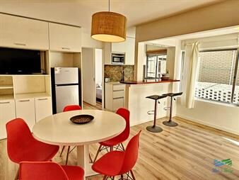 https://web5.gallito.com.uy/en-venta-apartamento-reciclado-1-dormitorio-y-medio-con-co-inmuebles-22538027
