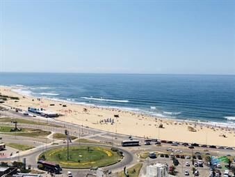 https://web5.gallito.com.uy/apartamento-con-vista-espectacular-a-playa-mansa-y-brava-p-inmuebles-22537941