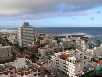 https://web5.gallito.com.uy/en-venta-piso-alto-con-vista-al-puerto-y-la-brava-muy-inmuebles-22537939