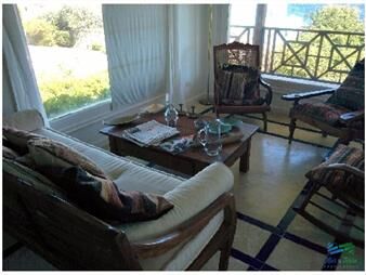 https://www.gallito.com.uy/hermosa-casa-en-lo-alto-del-chorro-luminosa-con-lind-inmuebles-22537917