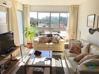 https://web5.gallito.com.uy/hermoso-apartamento-con-una-amplia-terraza-ubicado-a-una-inmuebles-22537900