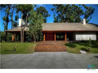 https://www.gallito.com.uy/terreno-en-punta-ballena-solanas-inmuebles-22537872
