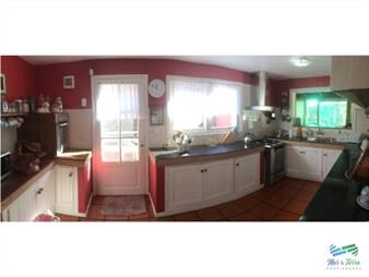 https://web5.gallito.com.uy/hermoso-chalet-en-lindo-barrio-ideal-para-vivir-todo-e-inmuebles-22538011