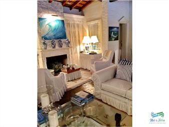 https://web5.gallito.com.uy/casa-en-venta-a-seis-cuadras-del-mar-cuenta-con-tres-dor-inmuebles-22537812