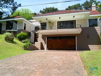 https://www.gallito.com.uy/en-alquiler-maravillosa-casa-en-zona-san-rafael-cuenta-con-inmuebles-22537791