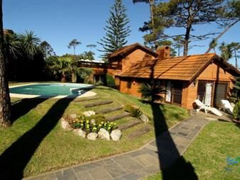 https://web5.gallito.com.uy/casa-en-mansa-4-dormitorios-inmuebles-22537770