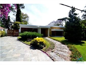 https://www.gallito.com.uy/en-venta-y-alquiler-de-temporada-espectacular-casa-en-p-inmuebles-22537695