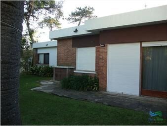 https://web5.gallito.com.uy/alquilo-casa-de-4-dormitorios-por-temporada-eb-la-mansa-a-2-inmuebles-22537759