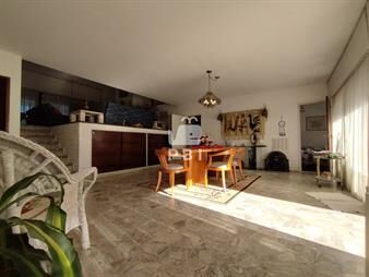 https://web5.gallito.com.uy/venta-y-alquiler-de-casa-en-playa-mansa-punta-del-esate-de-inmuebles-27125786