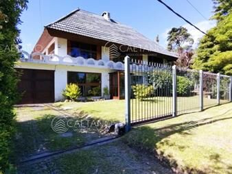 https://web5.gallito.com.uy/venta-de-hermosa-casa-en-barrio-pinares-3-dormitorios-inmuebles-24444758