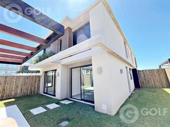 https://www.gallito.com.uy/alquiler-casa-3-dormitorios-con-jardin-en-barrio-parques-2-inmuebles-26818122