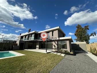 https://web5.gallito.com.uy/alquiler-casa-a-estrenar-3-dormitorios-con-jardã­n-y-piscin-inmuebles-27141024