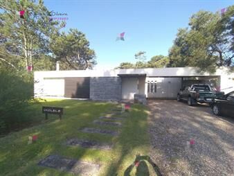 https://web5.gallito.com.uy/casa-en-la-barra-la-barra-inmuebles-27091567