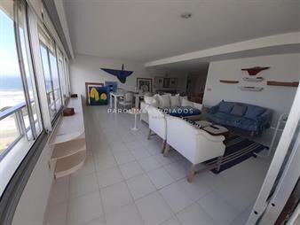 https://web5.gallito.com.uy/apartamento-en-venta-de-3-dormitorios-en-tiburon-ii-punta-inmuebles-26703015