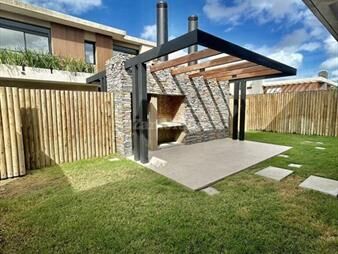 https://www.gallito.com.uy/alquiler-casa-parques-inmuebles-27150471