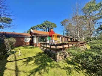 https://web5.gallito.com.uy/venta-casa-6-dormitorios-mansa-punta-del-este-inmuebles-25992351