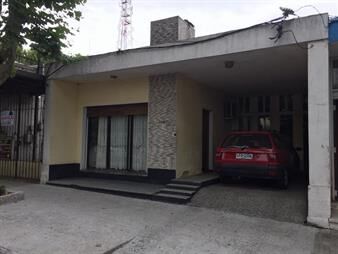 https://www.gallito.com.uy/dr-daniel-fosalba-370-casa-a-pasos-de-la-playa-inmuebles-27155834
