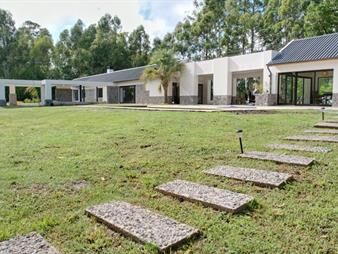 https://web5.gallito.com.uy/destacada-casa-sobre-la-costa-en-balneario-el-ensueño-inmuebles-27156006