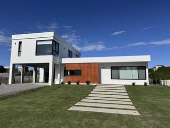 https://web5.gallito.com.uy/real-de-san-carlos-village-inmuebles-27156078