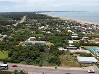 https://web5.gallito.com.uy/terreno-a-la-venta-en-punta-ballena-con-espectaculares-vist-inmuebles-27156081
