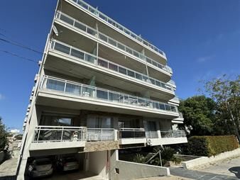 https://www.gallito.com.uy/apartamento-en-venta-a-metros-de-la-rambla-inmuebles-27156181