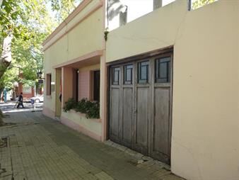 https://www.gallito.com.uy/casa-en-barrio-historico-comercial-inmuebles-27156251