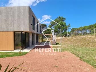 https://www.gallito.com.uy/venta-casa-3-dormitorios-3-baã±os-calefacciã³n-inmuebles-26603768