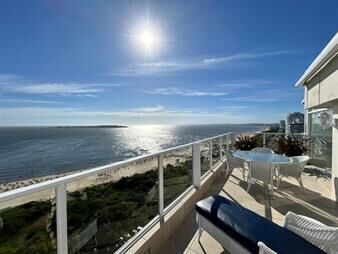 https://web5.gallito.com.uy/espectacular-penthouse-en-playa-mansa-unico-en-sus-vistas-inmuebles-25588150