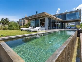 https://web5.gallito.com.uy/casa-en-tio-tom-4-dormitorios-ref-pbi1065-inmuebles-23063021