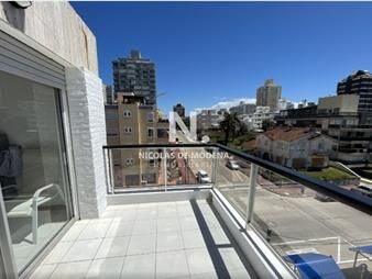 https://web5.gallito.com.uy/vende-penthouse-de-2-dormitorios-con-vista-en-inmuebles-25043328