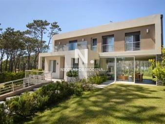 https://web5.gallito.com.uy/excelente-casa-de-dos-plantas-en-barrio-privado-inmuebles-24987973