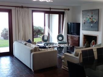https://web5.gallito.com.uy/apartamento-en-alquiler-de-3-dormitorios-punta-inmuebles-25037211