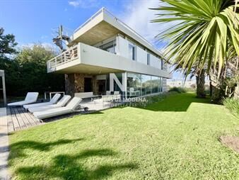 https://web5.gallito.com.uy/venta-casa-5-dormitorios-4-baã±os-vista-al-mar-inmuebles-25042638