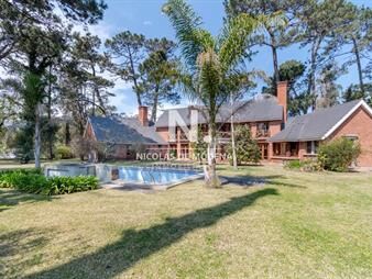 https://web5.gallito.com.uy/excelente-casa-de-cinco-dormitorios-en-venta-en-inmuebles-25033365