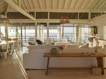 https://www.gallito.com.uy/exclusiva-propiedad-en-venta-con-una-vista-al-mar-inmuebles-25289845