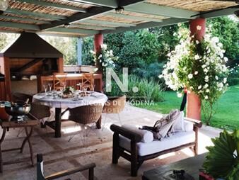 https://web5.gallito.com.uy/hermosa-casa-de-2-niveles-con-amplios-espacios-inmuebles-23532008
