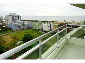 https://web5.gallito.com.uy/lindisimo-decorado-piso-alto-con-todos-los-inmuebles-22909939