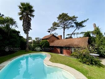 https://web5.gallito.com.uy/venta-casa-playa-mansa-4-dormitorios-inmuebles-22929536