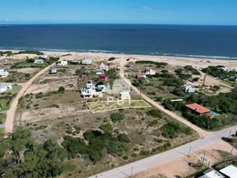 https://web5.gallito.com.uy/terreno-en-venta-en-chihuahua-punta-ballena-inmuebles-27229463