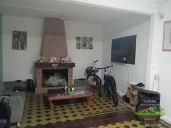 https://web5.gallito.com.uy/venta-casa-en-la-teja-inmuebles-27086322