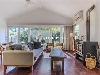 https://www.gallito.com.uy/casa-en-mansa-5-dormitorios-inmuebles-27174418