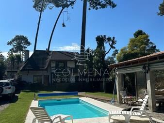 https://web5.gallito.com.uy/vende-casa-de-4-dormitorios-plus-en-pinares-inmuebles-27252203