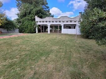 https://www.gallito.com.uy/residencia-en-2-terrenos-venta-3-dormitorios-san-luis-venta-inmuebles-27251929