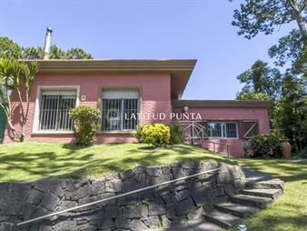 https://www.gallito.com.uy/casa-reciclada-en-lugano-3-dormitorios-mãs-inmuebles-26690889