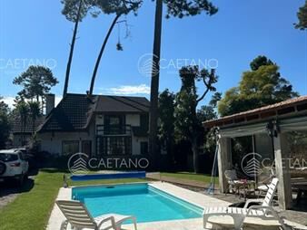 https://www.gallito.com.uy/vende-casa-de-4-dormitorios-plus-en-pinares-inmuebles-27266419