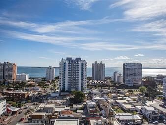 https://web5.gallito.com.uy/piso-alto-con-vista-panoramica-1-dormitorio-y-en-inmuebles-26212487