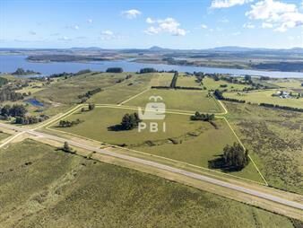 https://web5.gallito.com.uy/chacra-en-venta-en-laguna-del-sauce-punta-ref-inmuebles-27049535