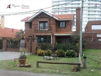 https://web5.gallito.com.uy/venta-ideal-para-proyecto-playa-mansa-punta-del-inmuebles-27091916