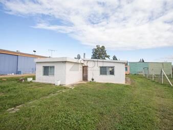 https://web5.gallito.com.uy/venta-casa-dos-dormitorios-dos-baños-barbacoa-apartamento-inmuebles-27261732
