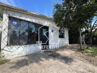https://web5.gallito.com.uy/venta-casa-2-dormitorios-a-reciclar-en-parque-del-inmuebles-27293422